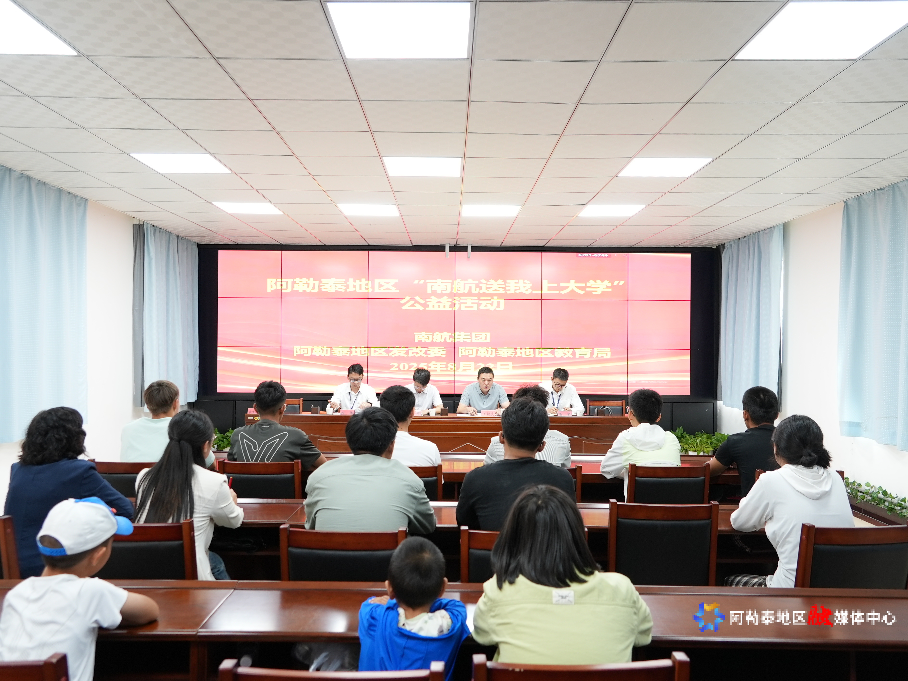 6dd46a9ff321ad6b412ba8136f45f787